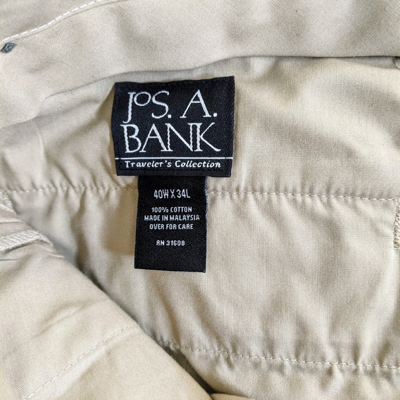 Jos A Bank travelers pleated pant - Picture 5 of 5
